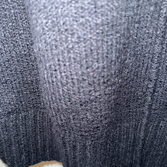 Free People Black V-Neck Sweater - Picture 3 of 4